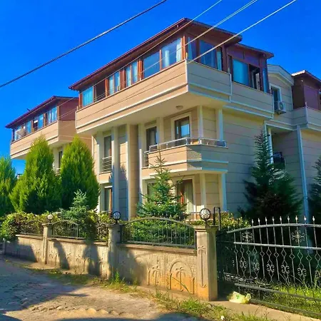 Halic * Γιάλοβα